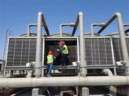 蒸發(fā)式冷凝器與傳統(tǒng)換熱器的節(jié)能優(yōu)勢(蒸發(fā)式冷凝器化學(xué)清洗)