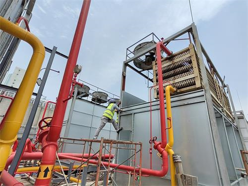 新型節(jié)能冷卻塔與傳統(tǒng)冷卻塔有什么區(qū)別？,冷卻塔風(fēng)機(jī)節(jié)能改造