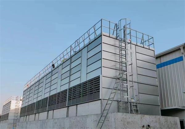 選用逆流式冷卻塔應(yīng)注意哪些問(wèn)題？(豐南方形逆流式玻璃鋼冷卻塔廠家)